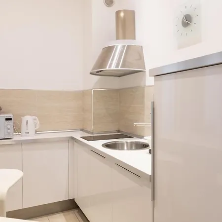 Apartment In Rome